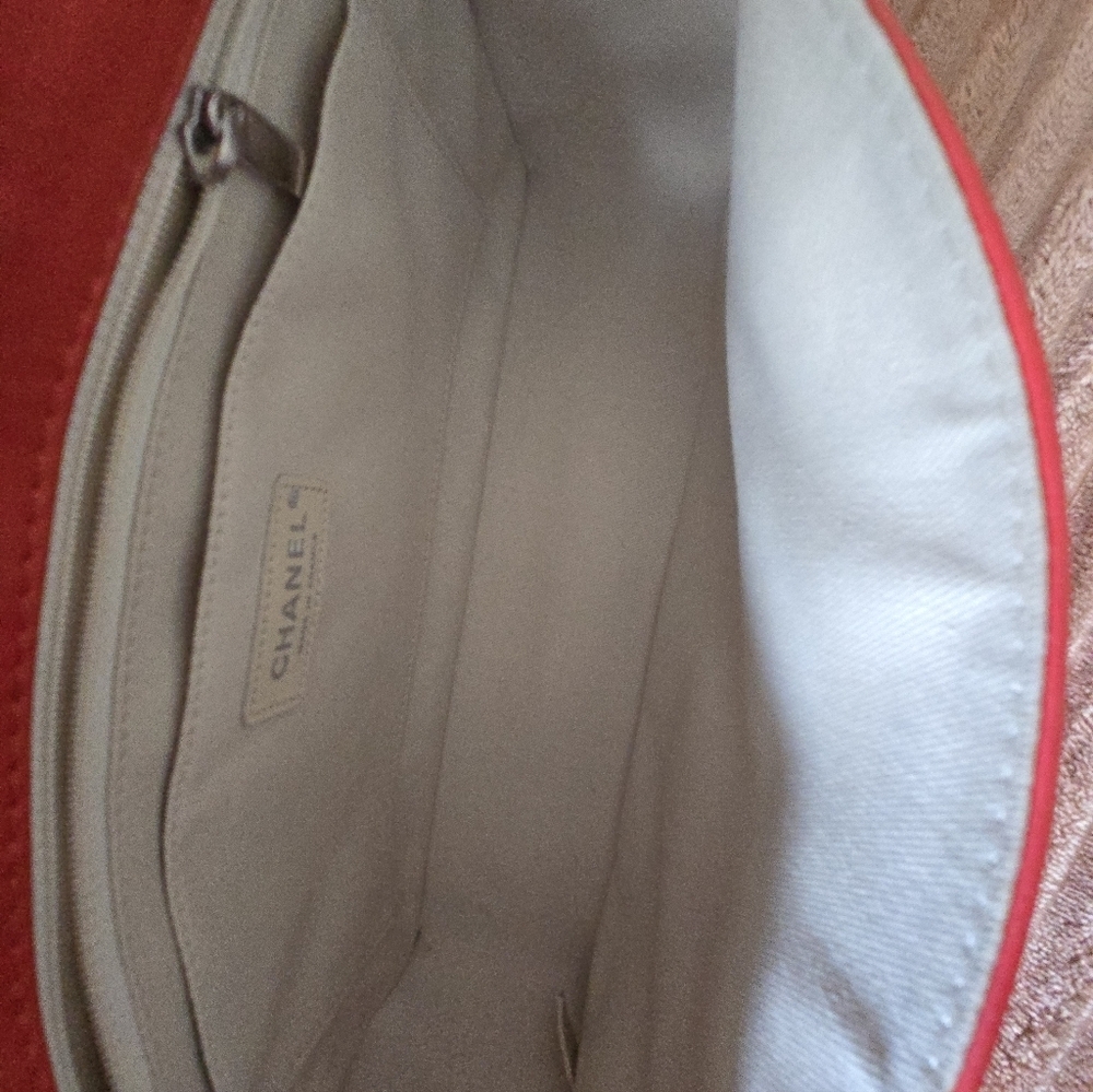 CHANEL Coral Quilted Lambskin Flap Shoulder Bag Medium - Picture 6 of 17